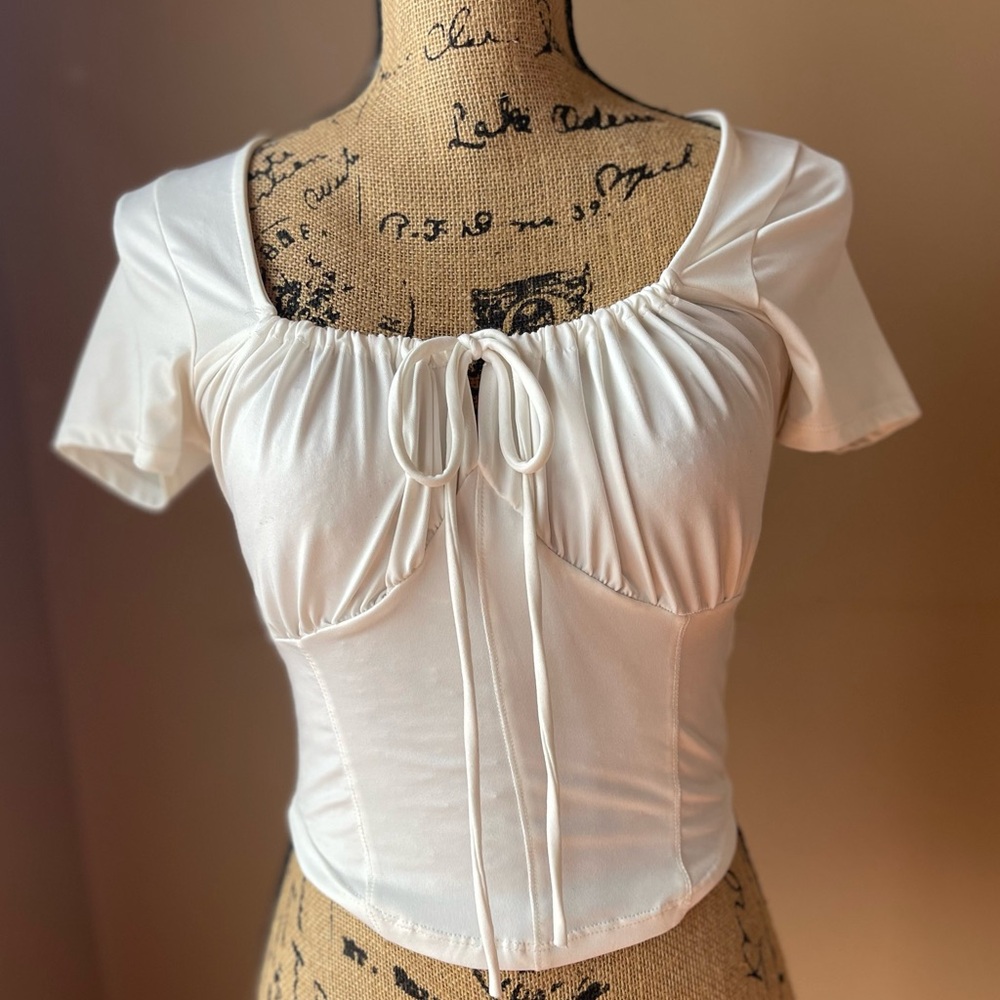 Live in the moment crop top